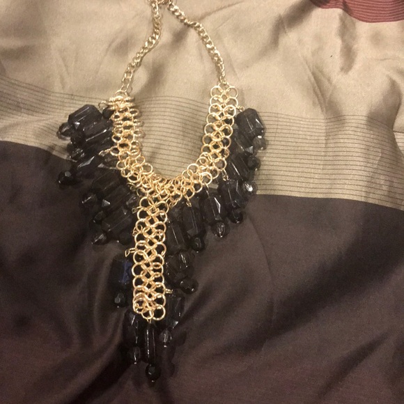 Express Black and gold necklace - Picture 1 of 4